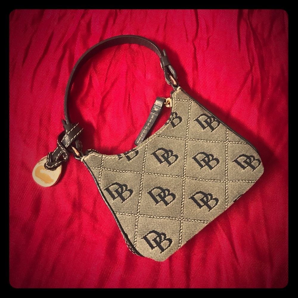 Dooney & Bourke Wristlet *Authentic*
